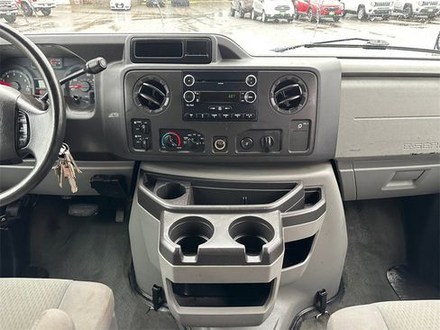 Used 2011 Ford E-350 and Econoline 350 XLT image 13