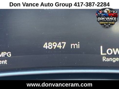 Used 2025 Chrysler Pacifica Limited image 17