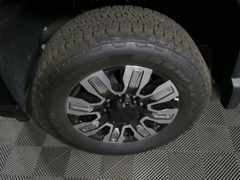 Used 2023 GMC Sierra 2500 Denali image 9