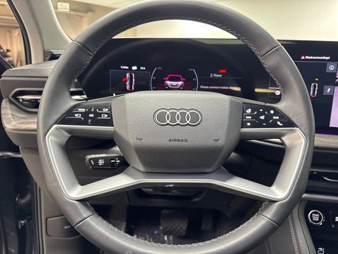 Used 2025 Audi Q5 Premium Plus AWD/4WD image 24