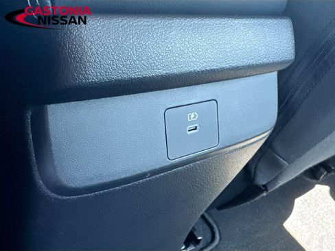Used 2026 Nissan Sentra SV w/ SV Convenience Package FWD image 33