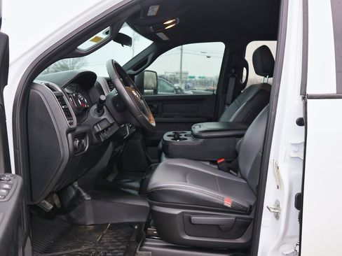 Used 2024 RAM 4500 Tradesman w/ Chrome Appearance Group image 5