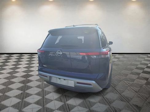 Used 2024 Nissan Pathfinder SL w/ SL Premium Package FWD image 7
