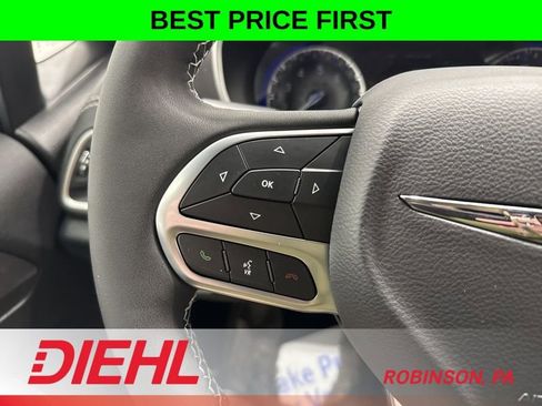New 2026 Chrysler Pacifica Select AWD/4WD image 31