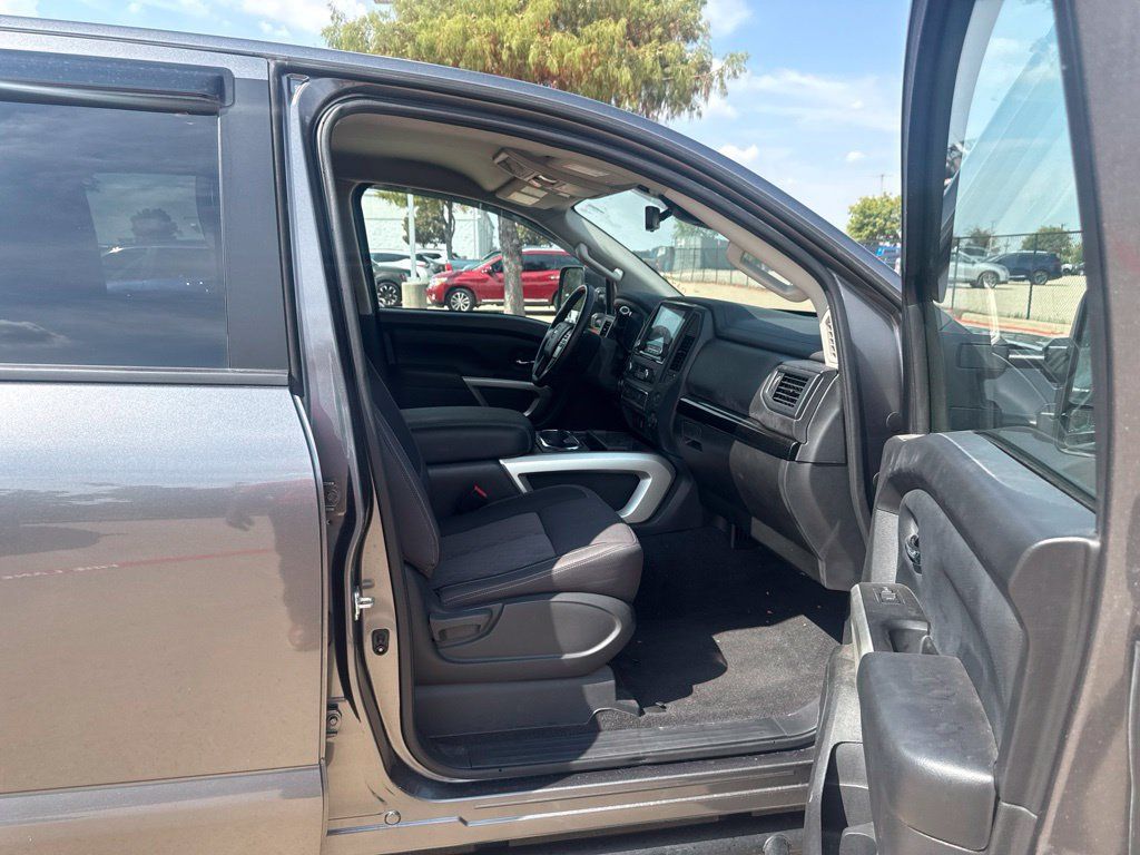 Certified 2024 Nissan Titan SV w/ SV Convenience Package RWD image 13