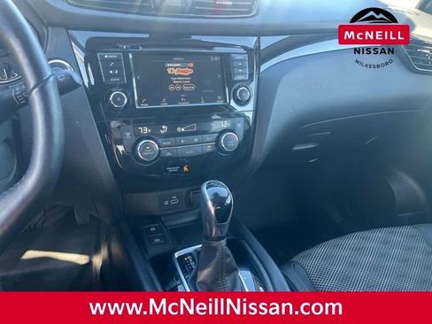 Used 2022 Nissan Rogue Sport SV w/ Technology Package image 23