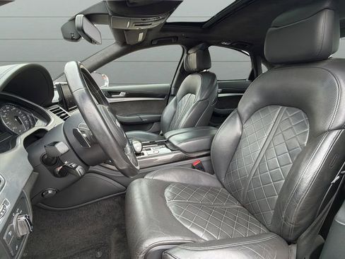 Used 2014 Audi S8 image 24