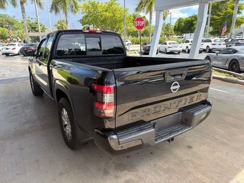 Used 2022 Nissan Frontier SV RWD image 4