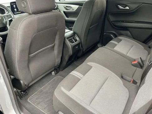 Used 2025 Chevrolet Blazer LT FWD image 20