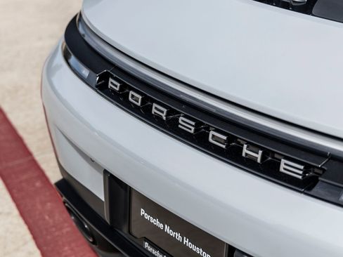 Used 2025 Porsche 911 Carrera w/ Premium Package image 16