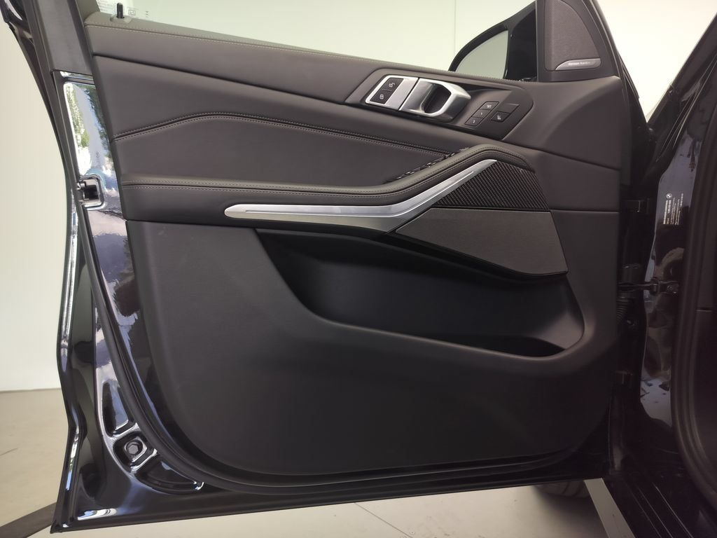 Certified 2026 BMW X5 M60i AWD/4WD image 6