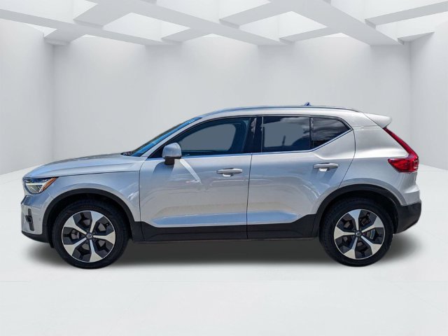 Certified 2024 Volvo XC40 B5 Plus w/ Protection Package Premier AWD/4WD image 9