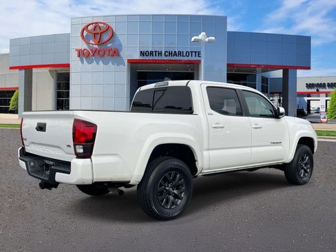 Used 2023 Toyota Tacoma SR5 w/ Technology Package image 6