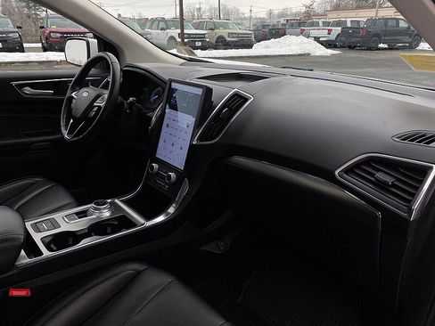 Used 2022 Ford Edge Titanium w/ Cargo Accessory Package image 27