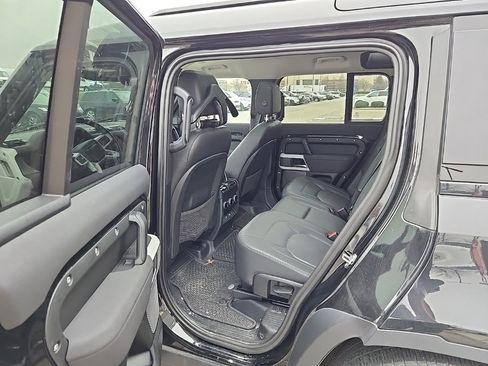Used 2023 Land Rover Defender 110 S image 17