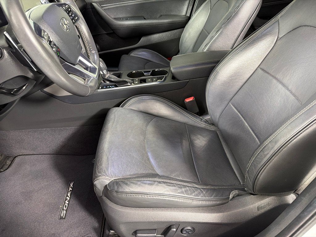 Used 2017 Hyundai Sonata Limited 2.0T FWD image 12