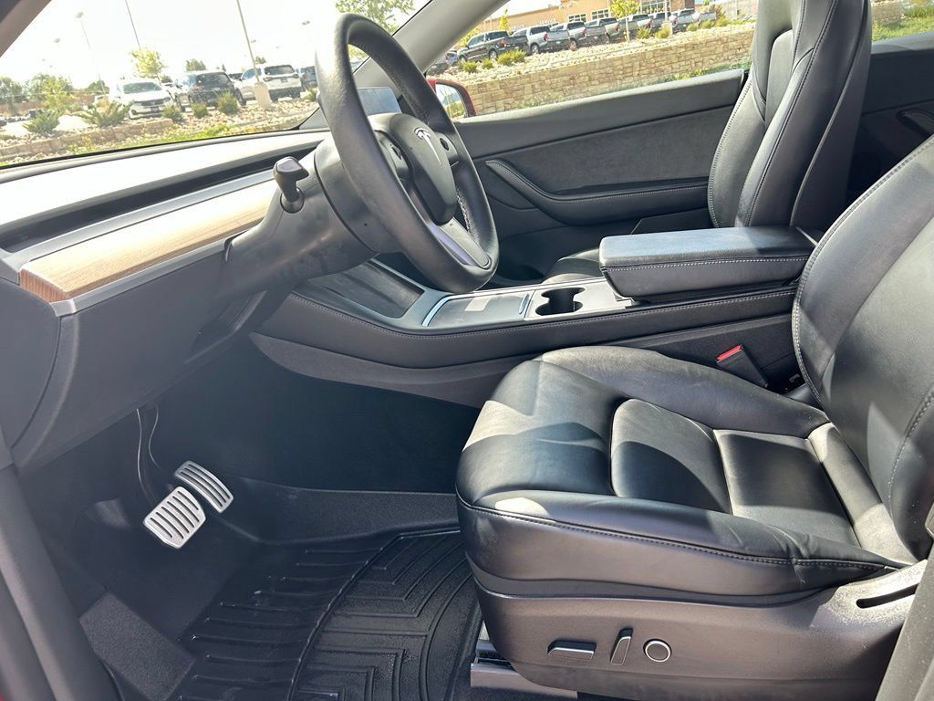 Used 2022 Tesla Model Y Performance AWD/4WD image 19
