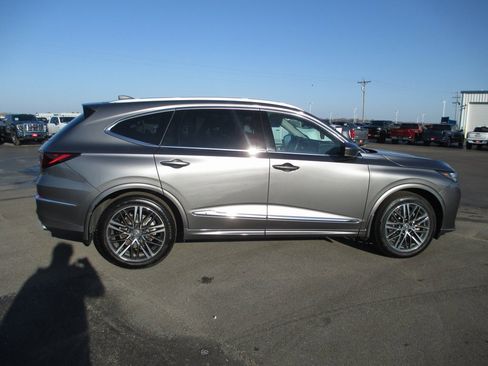 Used 2025 Acura MDX w/ Advance Package image 3