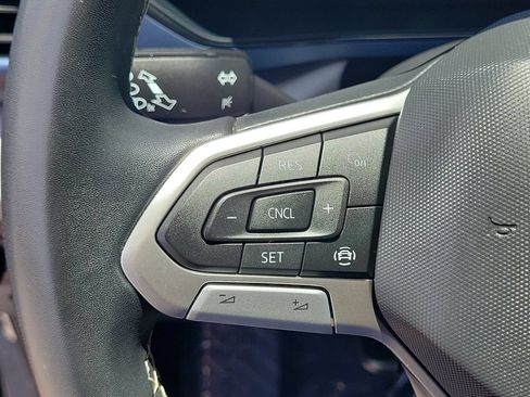 Used 2022 Volkswagen Taos SE FWD image 18
