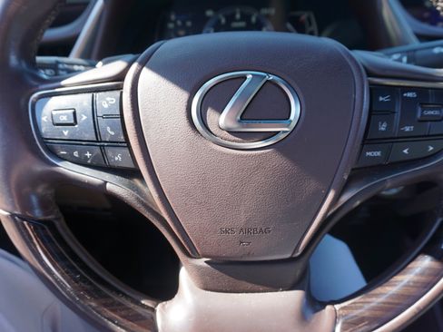 Used 2021 Lexus ES 350 Ultra Luxury w/ Accessory Package image 9