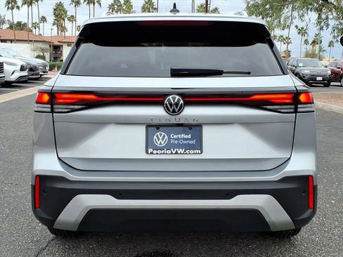 Certified 2025 Volkswagen Tiguan S image 6