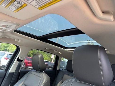 Used 2019 Ford Escape SEL AWD/4WD image 12