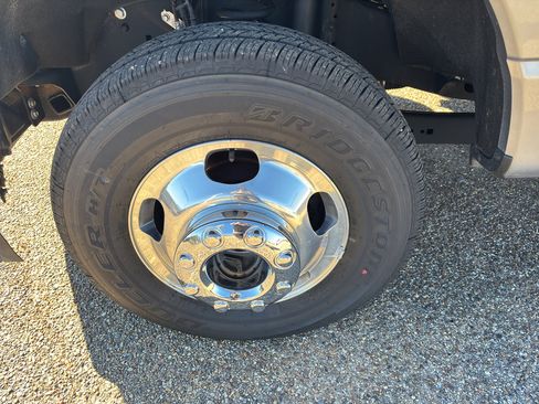 Used 2024 Ford F350 XLT image 12