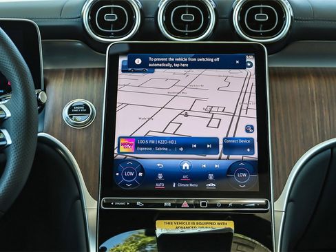 Used 2024 Mercedes-Benz GLC 300 4MATIC image 12