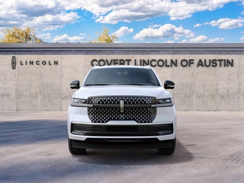 New 2027 Lincoln Navigator Premiere RWD image 3