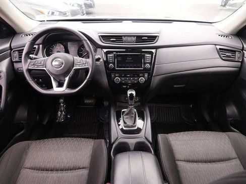 Used 2020 Nissan Rogue SV FWD image 21