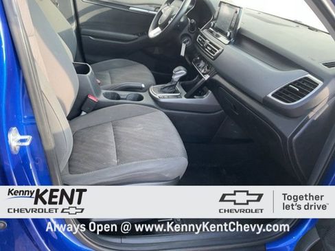 Used 2023 Kia Seltos LX image 12