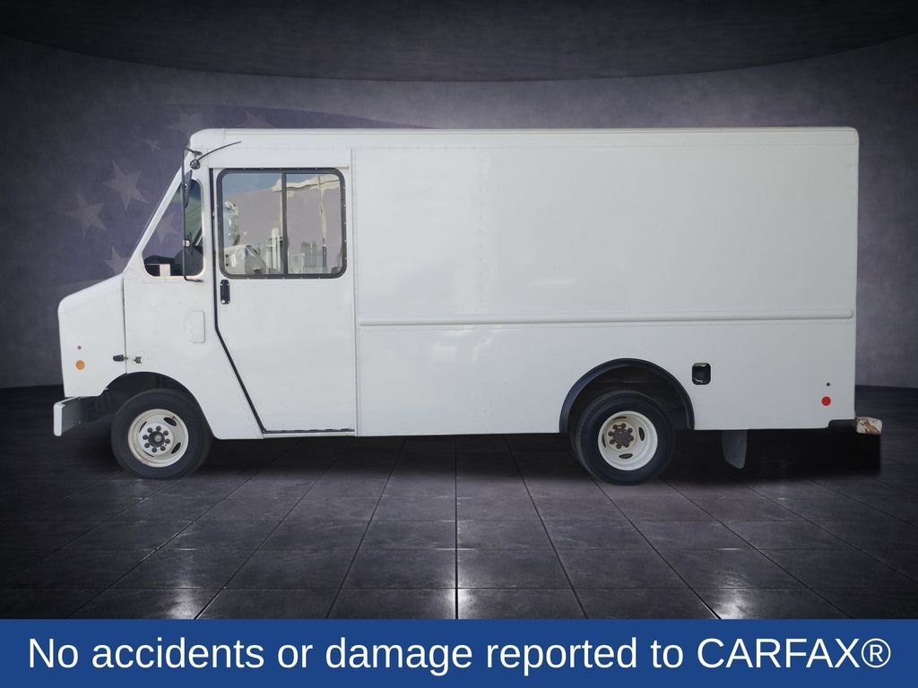 Used 2017 Ford E-350 and Econoline 350 Super Duty w/ A/C Prep Package RWD image 2