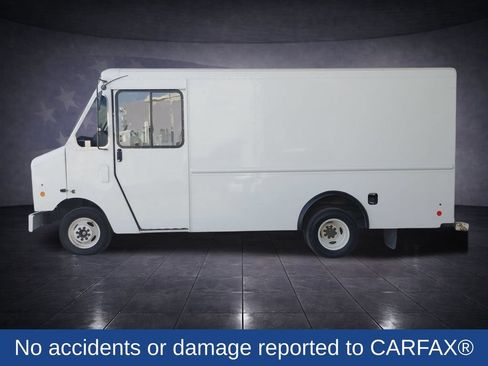 Used 2017 Ford E-350 and Econoline 350 Super Duty w/ A/C Prep Package RWD image 2