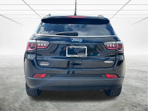 Used 2019 Jeep Compass Latitude image 6