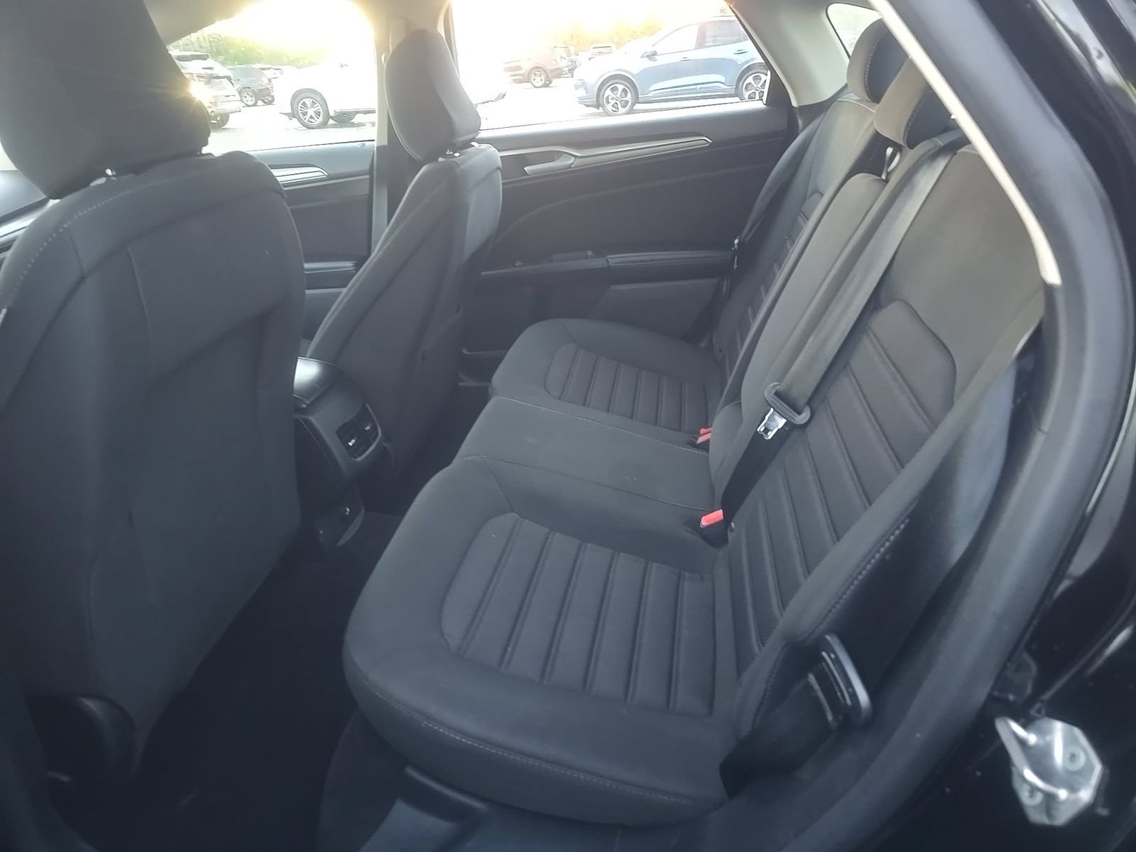 Used 2020 Ford Fusion SE FWD image 13