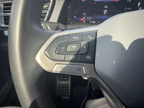 Used 2024 Volkswagen Atlas Cross Sport SEL R-Line AWD/4WD image 18