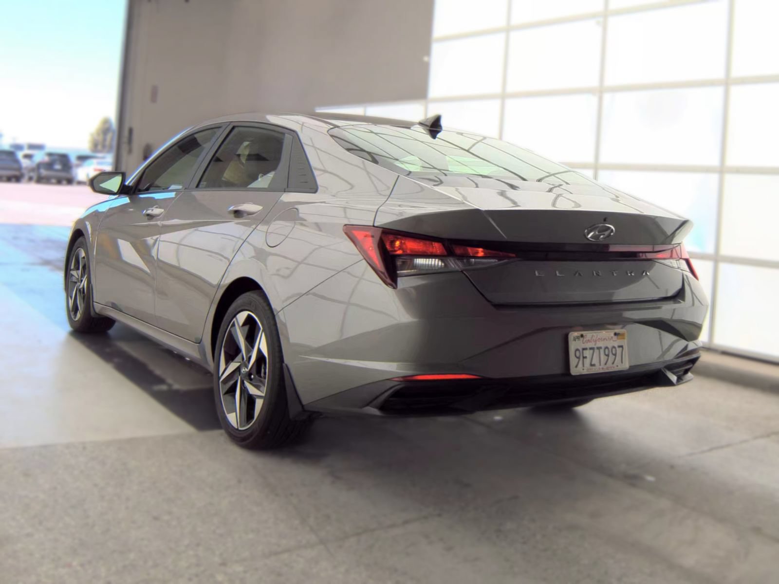 Used 2023 Hyundai Elantra SEL w/ Convenience Package FWD image 6