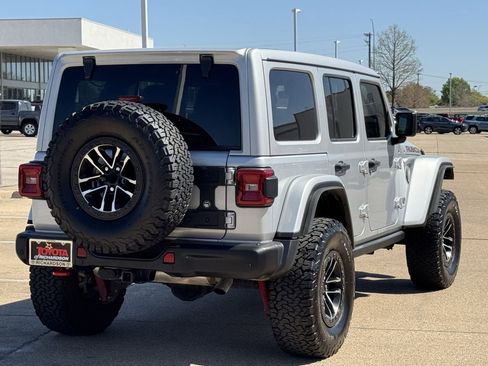 Used 2024 Jeep Wrangler Unlimited Rubicon image 4