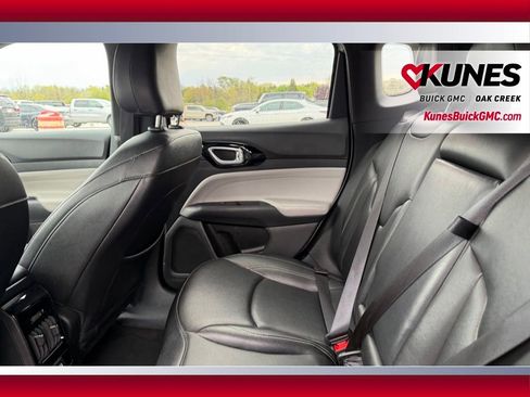 Used 2025 Jeep Compass Limited AWD/4WD image 4