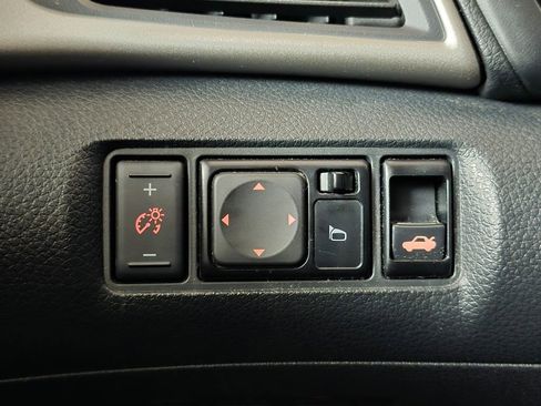 Used 2014 Nissan Sentra SR w/ SR Driver Package FWD image 31