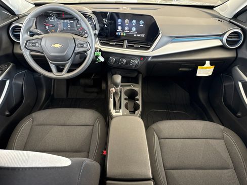 New 2026 Chevrolet Trax LS w/ LS Convenience Package FWD image 19