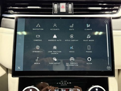 Used 2021 Jaguar F-PACE SVR image 33