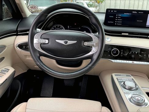 Used 2022 Genesis GV70 2.5T w/ Select Package image 5