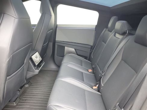 Used 2024 Tesla Cybertruck AWD Crew Cab image 28