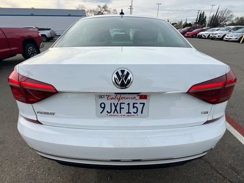 Used 2017 Volkswagen Passat 1.8T R-Line w/ R-Line Lighting Package image 5