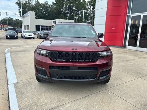 Used 2025 Jeep Grand Cherokee L Limited w/ Luxury Tech Group II RWD image 2