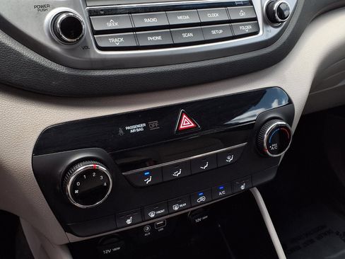 Used 2017 Hyundai Tucson Sport FWD image 9