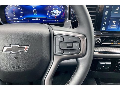 Used 2025 Chevrolet Silverado 1500 ZR2 w/ Technology Package image 21