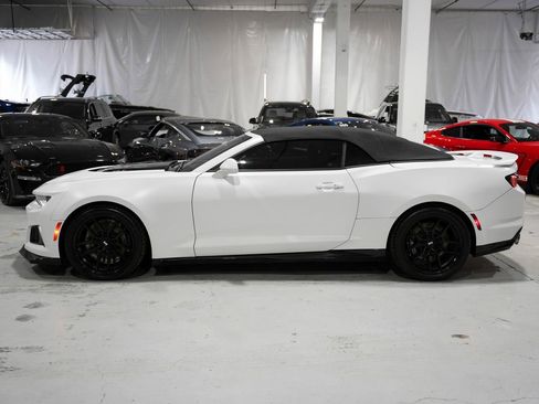Used 2023 Chevrolet Camaro ZL1 image 2