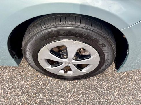 Used 2012 Toyota Prius One image 27